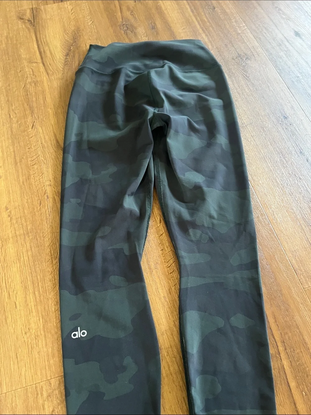 ALO Yoga Girls' Camo High-Waist Leggings - Dark Green/Black